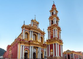 Giorno 10: Salta / Tour della città – Iguazú (2 ore di volo)