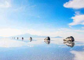 Day 11: COLCHANI / SALAR / INCAHUASI / UYUNI